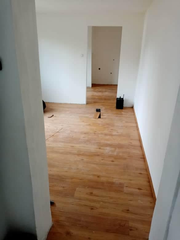 vinylová podlaha lepená